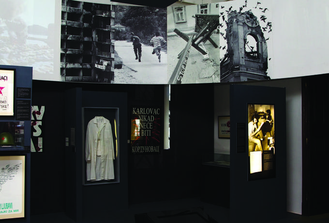 Likovni postav izložbe "Domovinski rat", 2011.